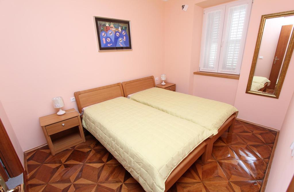 Apartments Casa Menis Ровінь Номер фото