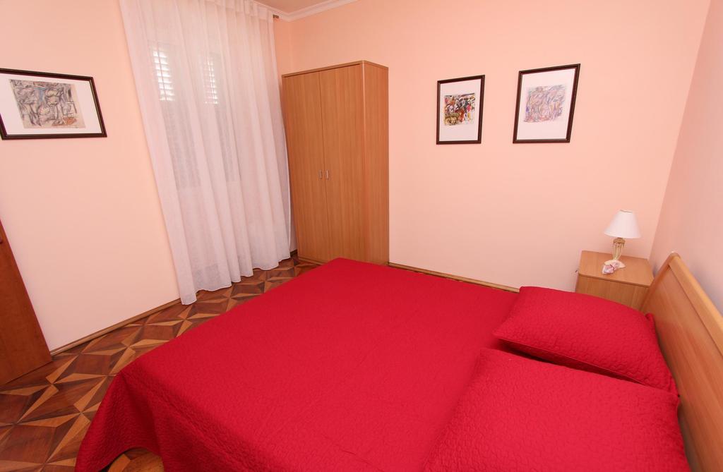 Apartments Casa Menis Ровінь Номер фото