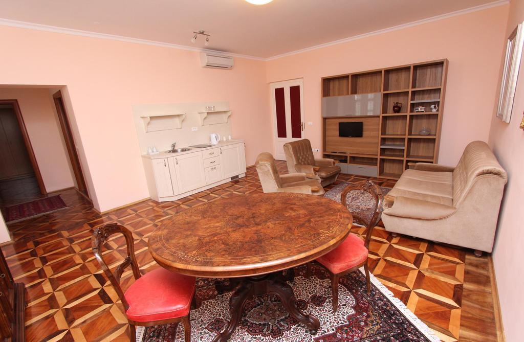 Apartments Casa Menis Ровінь Номер фото